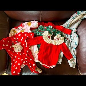 Newborn girls Christmas clothing lot (6 pieces)